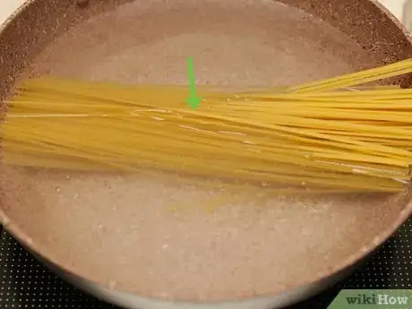 Imagen titulada Cook Pasta With White and Red Sauce Step 11