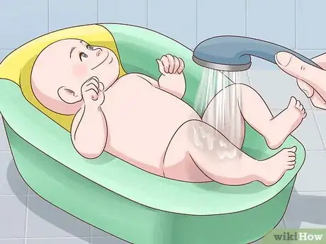 Imagen titulada Clean an Uncircumcised Child's Penis Step 1