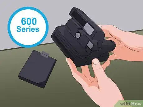 Imagen titulada Use a Polaroid One Step Camera Step 12