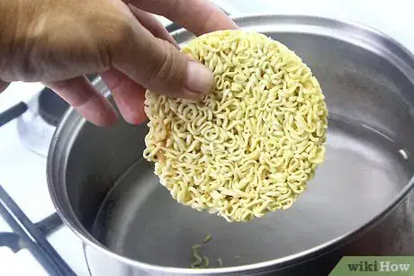 Imagen titulada Add an Egg to Ramen Step 20