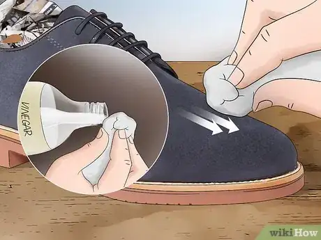 Imagen titulada Remove Dye from Suede Shoes Step 5