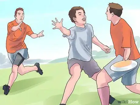 Imagen titulada Play Ultimate Frisbee Step 17