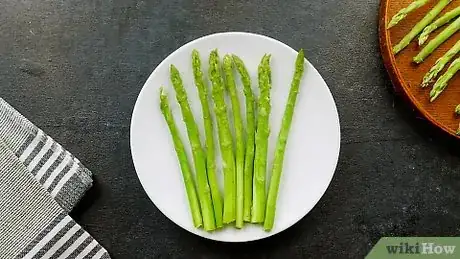 Imagen titulada Clean Asparagus Step 4