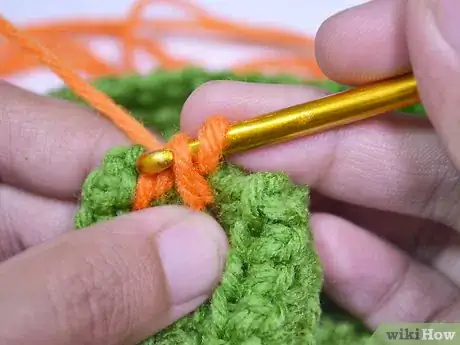 Imagen titulada Surface Crochet Step 29