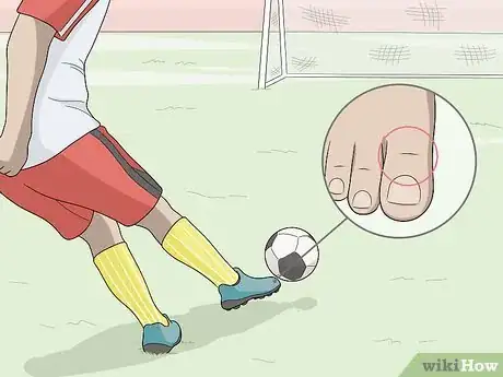 Imagen titulada Kick a Soccer Ball Hard Step 10