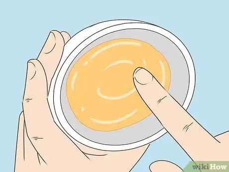 Imagen titulada Make a Honey and Sugar Face Scrub Step 5