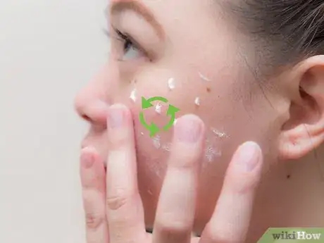 Imagen titulada Apply Makeup to Conceal Acne and Look Natural Step 3