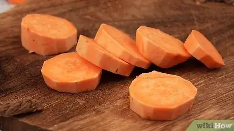 Imagen titulada Cut Sweet Potatoes Step 12