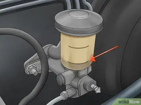 Imagen titulada Add Brake Fluid to the Clutch Master Cylinder Step 4