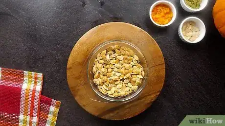 Imagen titulada Eat Pumpkin Seeds Step 15