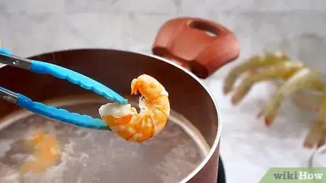 Imagen titulada Cook Shrimp Without Them Shrinking Step 15