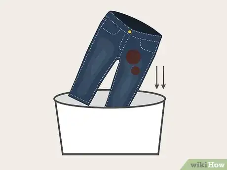 Imagen titulada Remove a Stain from a Pair of Jeans Step 5