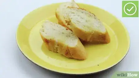 Imagen titulada Make Garlic Bread Step 12