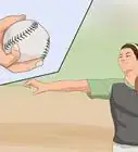 lanzar una pelota de softbol