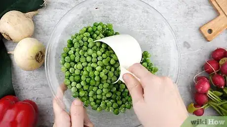 Imagen titulada Measure Frozen Vegetables Step 1