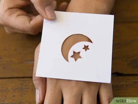 Imagen titulada Make a Temporary Tattoo with Nail Polish Step 7