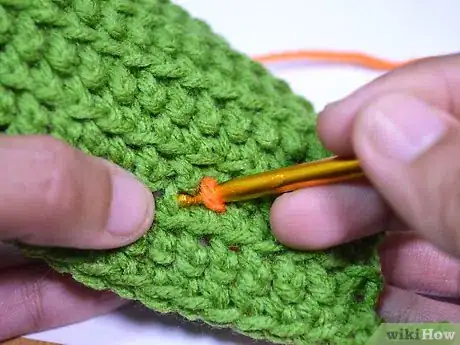 Imagen titulada Surface Crochet Step 19