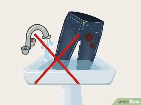 Imagen titulada Remove a Stain from a Pair of Jeans Step 1