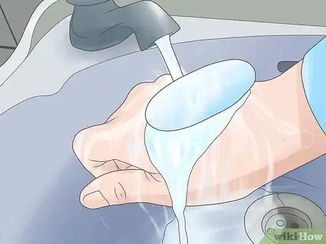 Imagen titulada Use a Neilmed Sinus Rinse Step 2