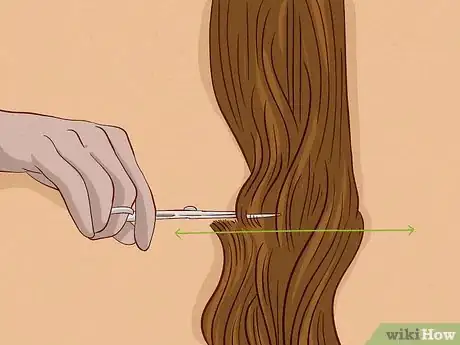 Imagen titulada Glue Hair Extensions Step 3