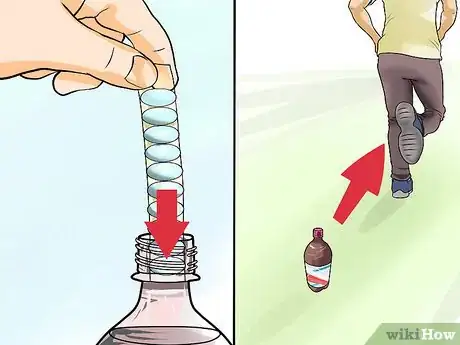 Imagen titulada Make a Soda Bottle Volcano Step 4