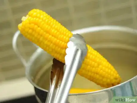 Imagen titulada Cook Corn Step 4