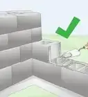 construir una pared de bloques de hormigón