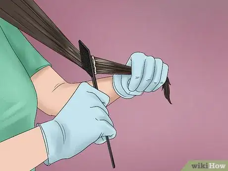 Imagen titulada Apply a Hair Relaxer Step 12