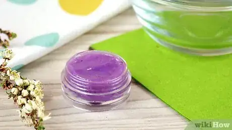 Imagen titulada Make Lip Gloss with Petroleum Jelly Step 24