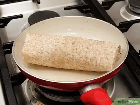 Imagen titulada Make a California Burrito Step 8