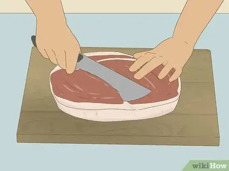 Imagen titulada Cut Frozen Meat Step 3.jpeg