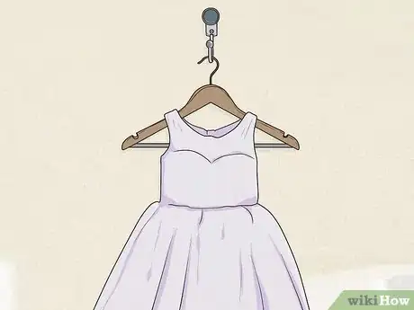 Imagen titulada Get Wrinkles Out of Tulle Step 6