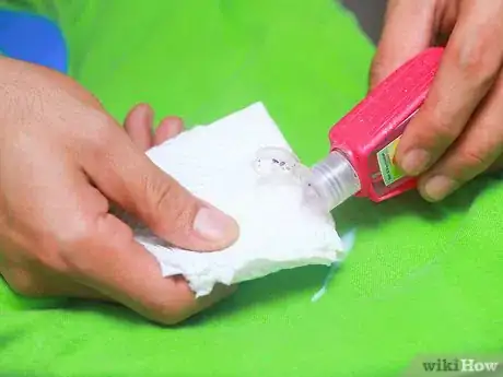 Imagen titulada Remove Caulking Stains from Clothes Step 9