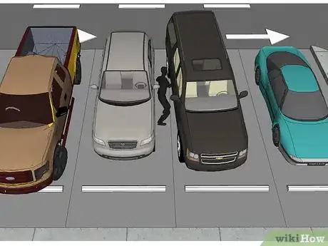 Imagen titulada Use Parking Lot Etiquette Step 3