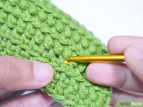 Imagen titulada Surface Crochet Step 17