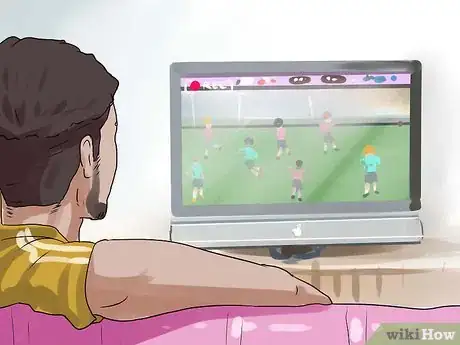 Imagen titulada Read a Soccer Penalty Shot if You're a Goalie Step 10