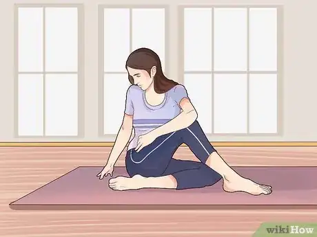 Imagen titulada Perform Yoga Step 1