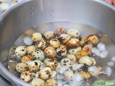 Imagen titulada Cook Quail Eggs Step 4