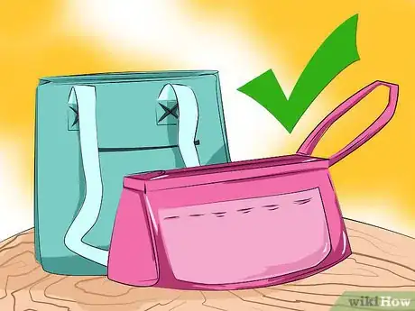 Imagen titulada Make an Emergency Kit for Teenage Girls Step 1