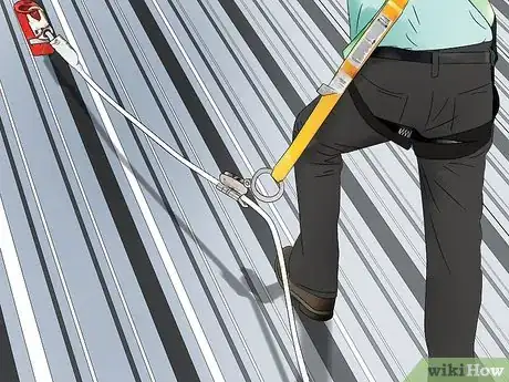 Imagen titulada Paint a Metal Roof Step 6