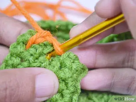 Imagen titulada Surface Crochet Step 28