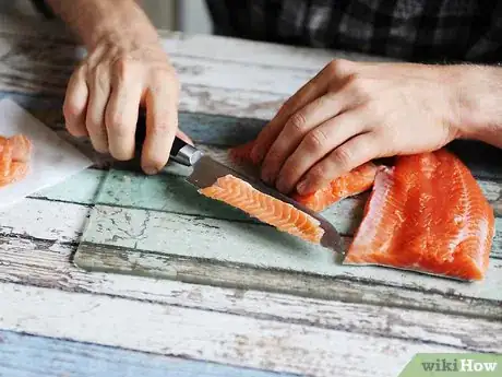 Imagen titulada Prepare Salmon for Sushi Step 19