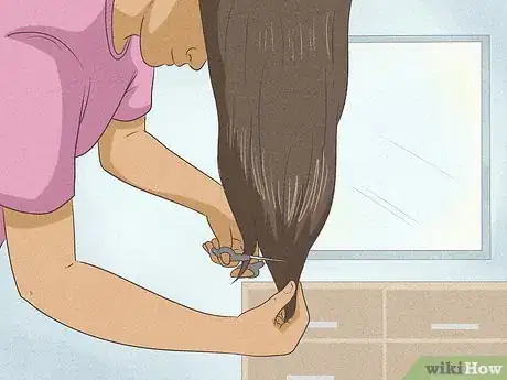 Imagen titulada Cut the Back of Your Hair Step 10