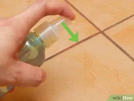 Imagen titulada Clean Grout with Vinegar Step 12