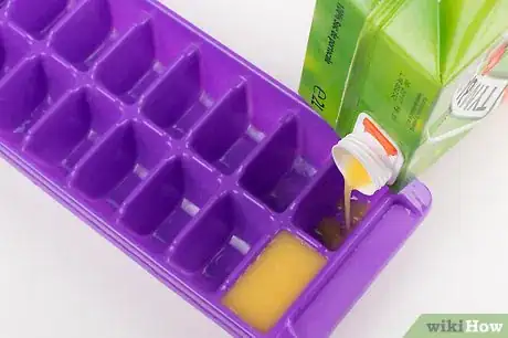 Imagen titulada Make Ice Cubes with an Ice Tray Step 7