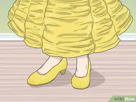 Imagen titulada Dress Like Belle from Beauty and the Beast Step 13