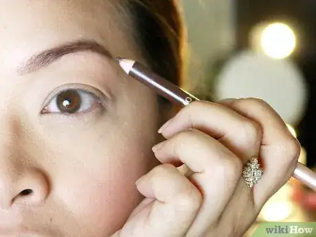 Imagen titulada Make Your Eyebrow Hairs Straight Instead of Curly Step 10