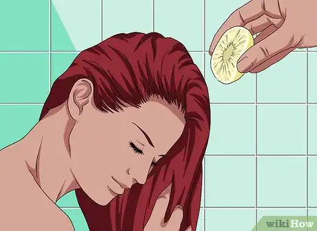 Imagen titulada Remove Toner from Hair Step 4