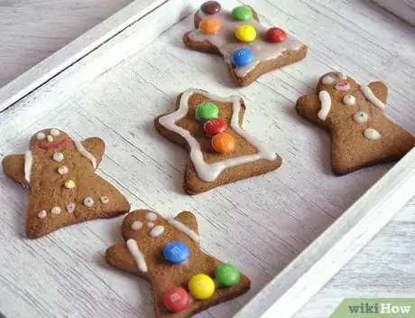 Imagen titulada Make Gingerbread Cookies Step 19