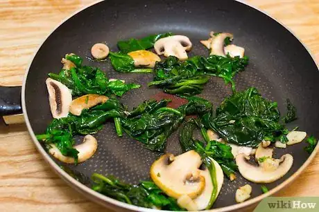 Imagen titulada Sauté Spinach Step 15